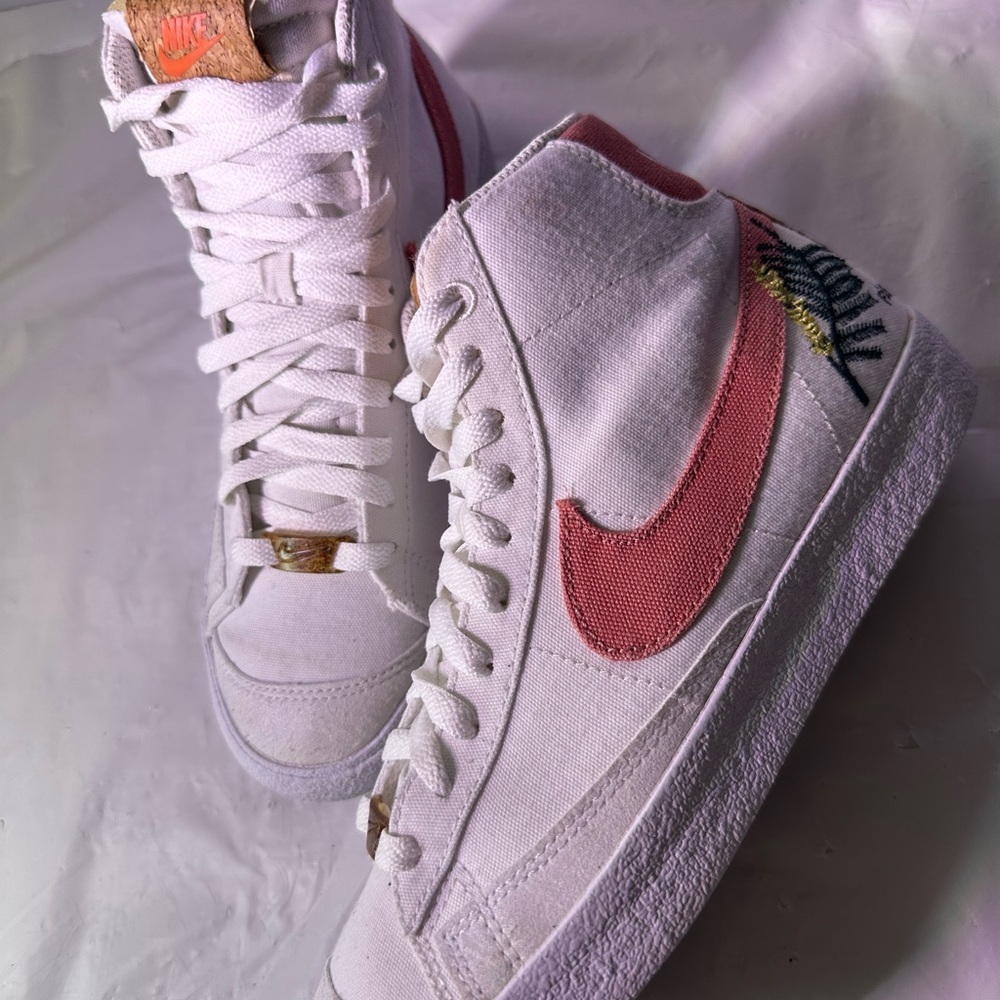 Nike Women's White and Pink Floral High-Tops - Picture 8 of 12
